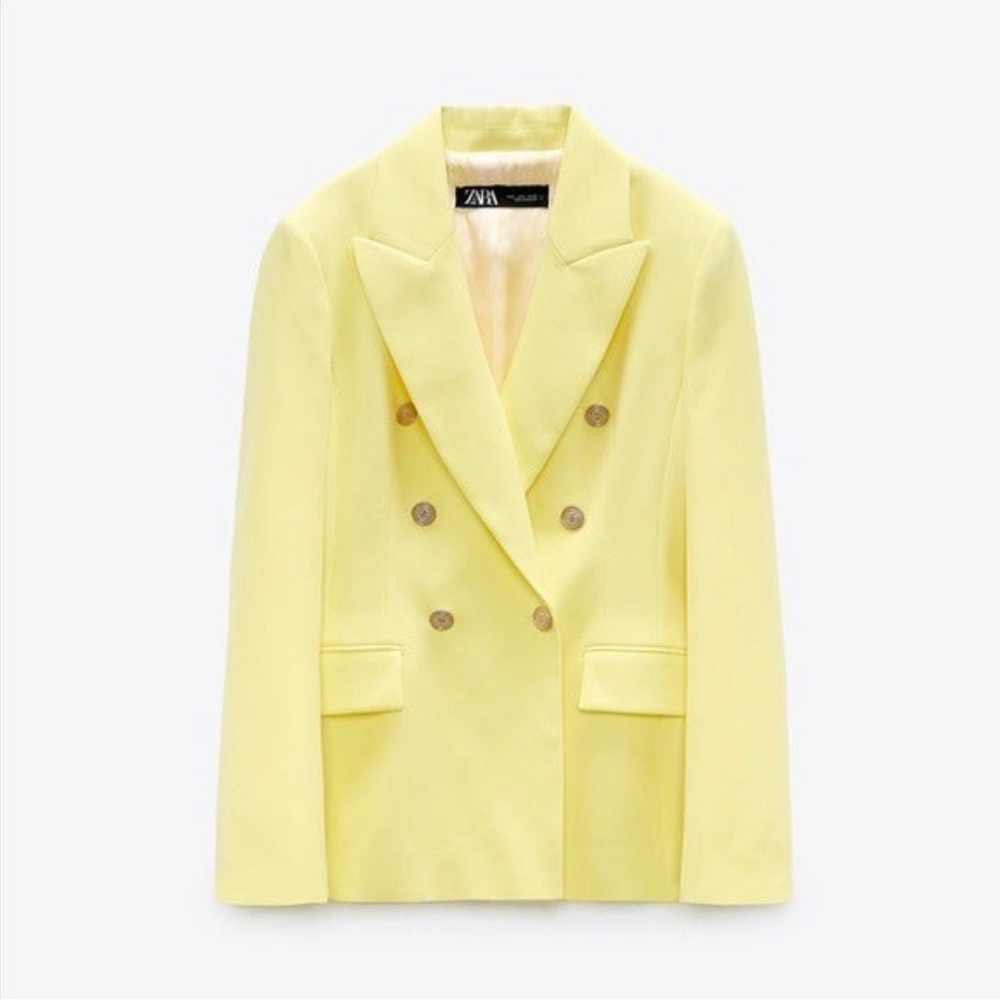Blogger’s favorite ZARA blazer